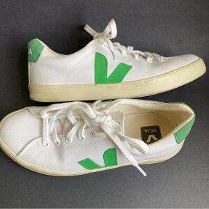 Veja Canvas Green & White Lace Up Logo Sneaker, Sz 7